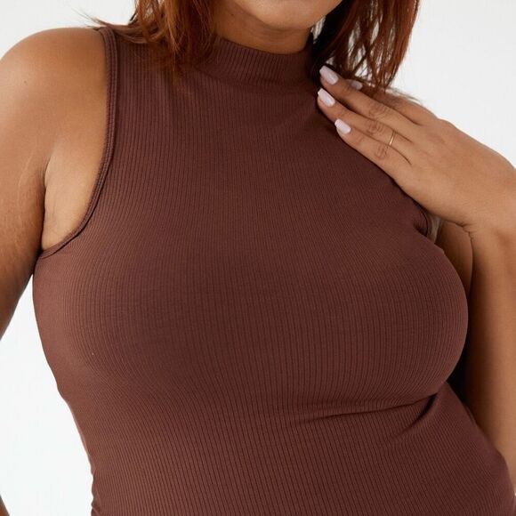 NWT Klassy network RIBBED MOCK NECK BRAMI tank top brown size M - Picture 1 of 7